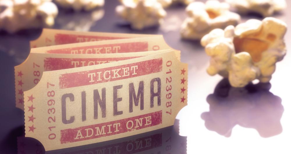 Drive-In Theaters in Texas: Flickering Lights & Lone Star Skies