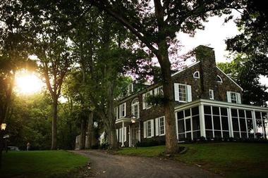 Barn Wedding Venues: Murray Hill