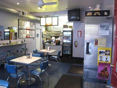 Pearl's Deluxe Burgers