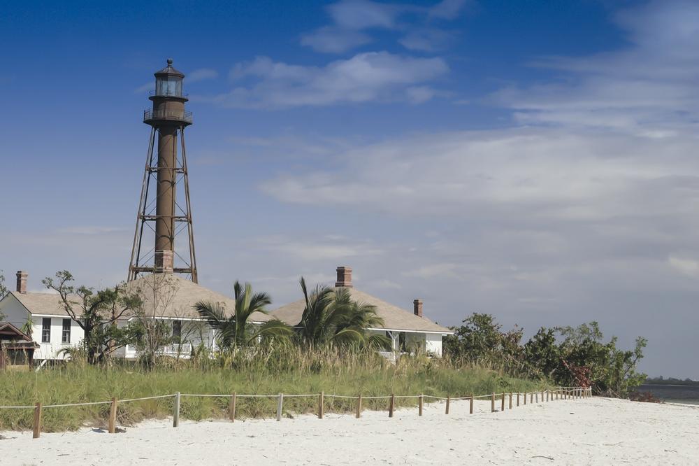 Lighthouse Beach Park - 40 minutes by car from downtown Fort Myers