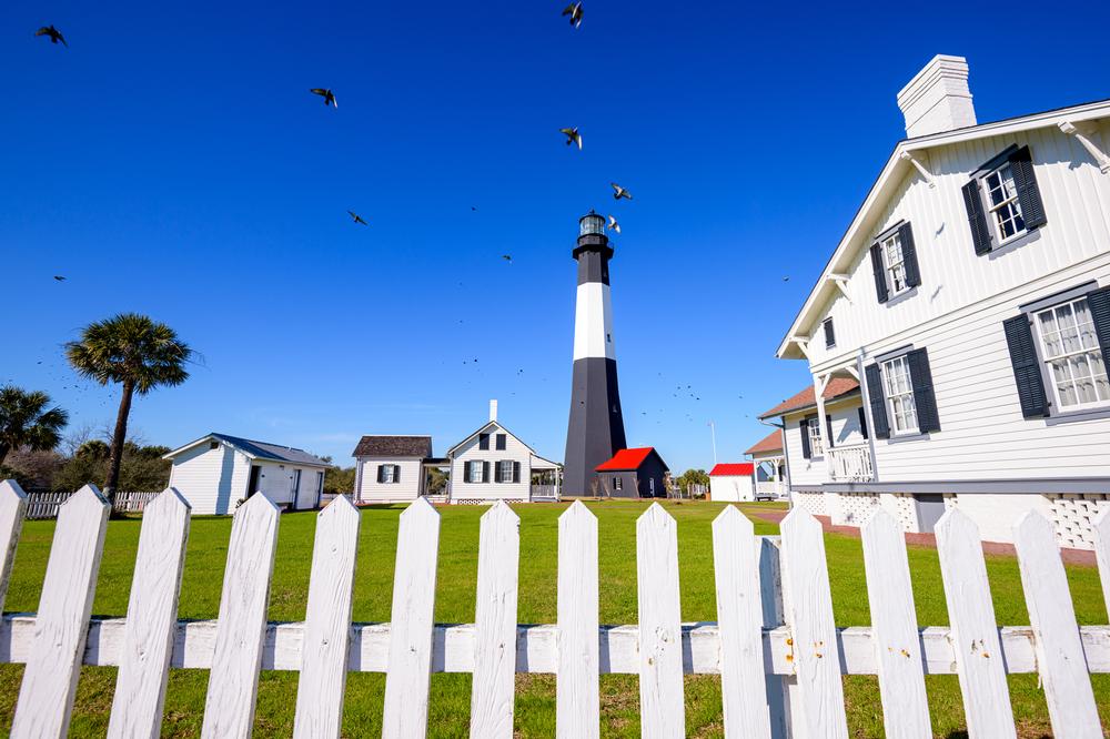 Walk along sandy beaches and enjoy a relaxing, easy weekend escape.