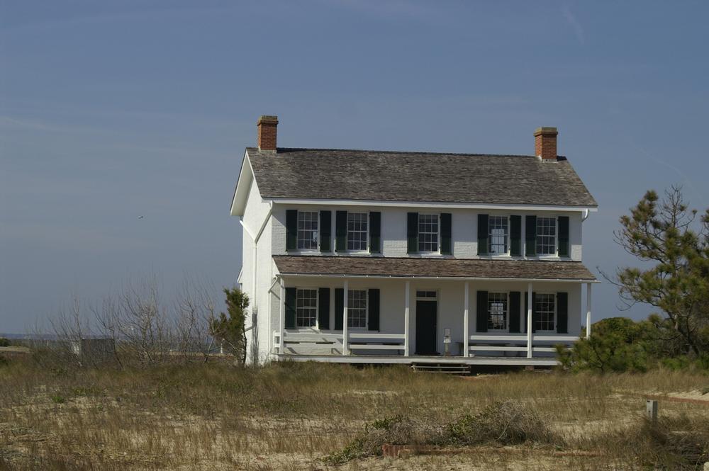 Walk along wide sandy shores and enjoy a family-friendly retreat.