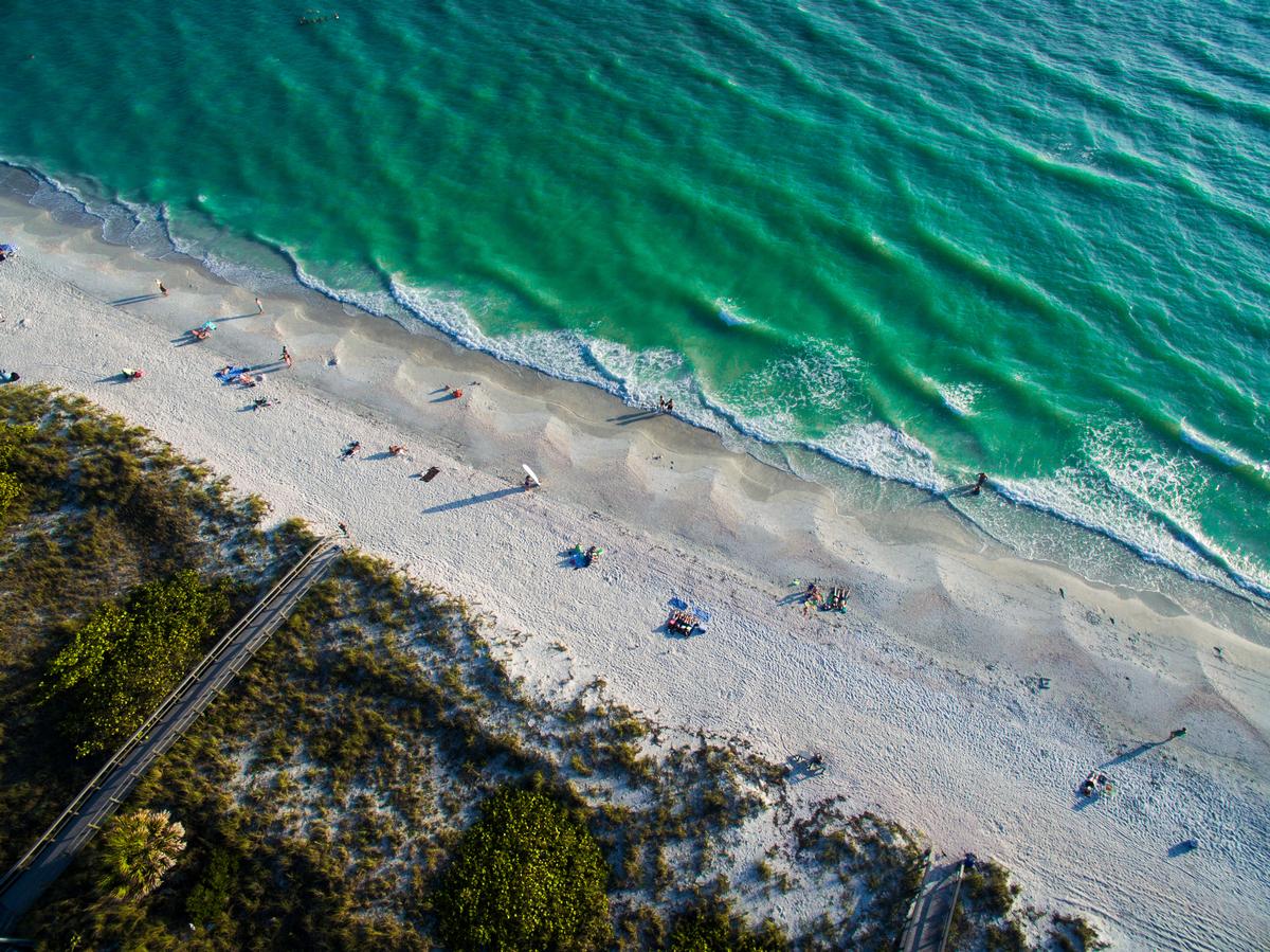 Sunbathe on wide beaches and enjoy an affordable weekend with family or couples.