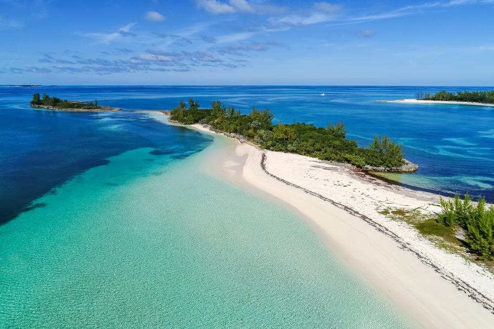 Island-hopping in the peaceful chain of the Abacos