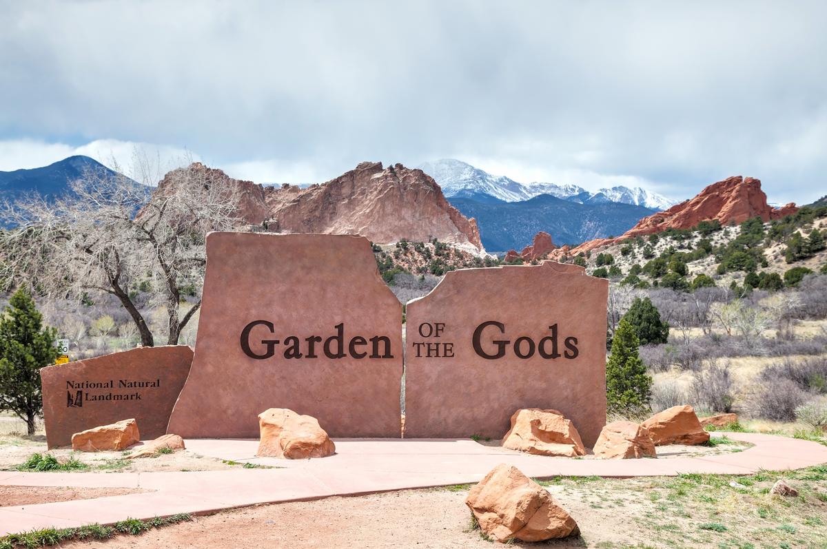 Capture the breathtaking mountain scenery of the Garden of the Gods, Colorado, USA