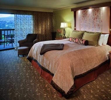 Rooms & Suites