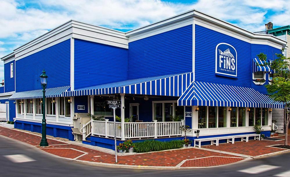 Catch Fresh Seafood with a View at Fins Bar & Grille