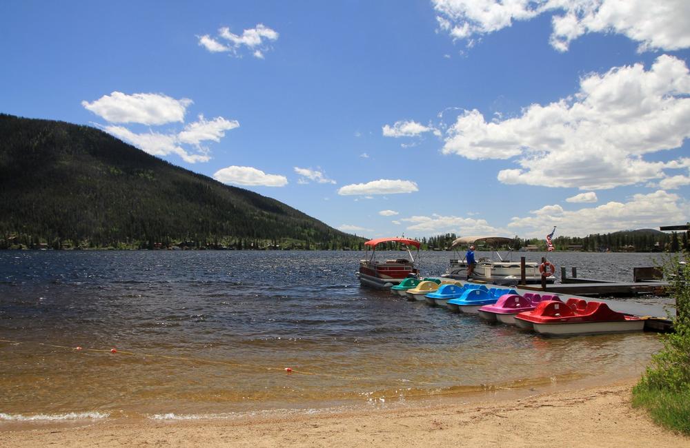 Stroll the village and enjoy lake views on a romantic couples getaway.