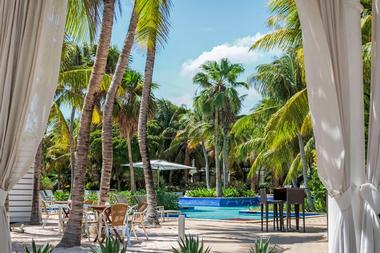 Floris Suite Hotel - Spa & Beach Club