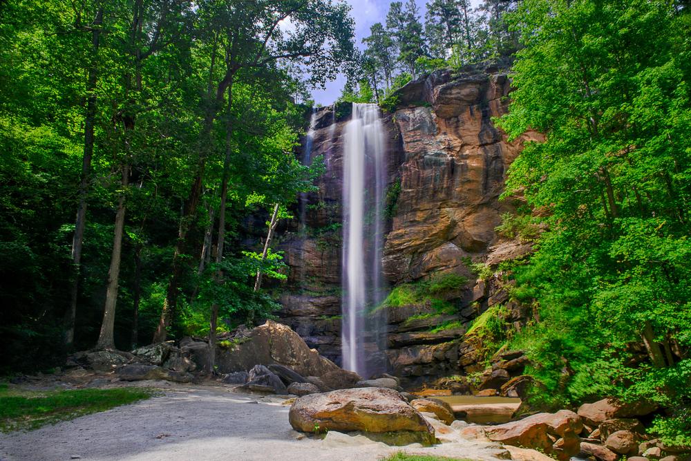Admire cascading falls and picnic together on a dreamy romantic getaway.