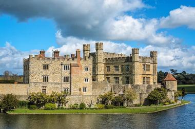 Leeds Castle (90 minutes)