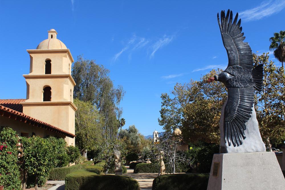 Stroll art galleries and unwind at spas on a peaceful romantic escape.