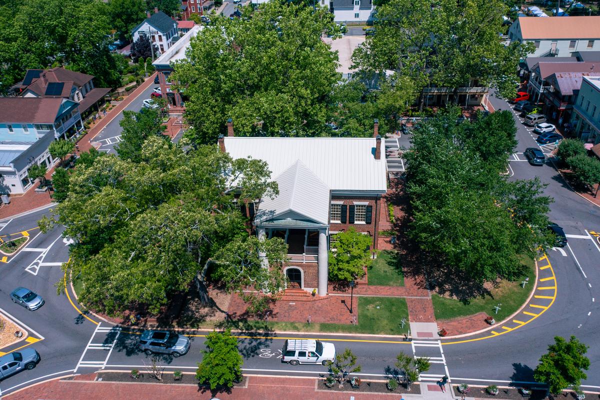 Dahlonega Gold Museum in the central square of the town