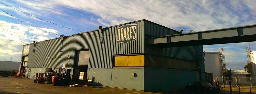 Pair Wood-Fired Pizza with Patio Brews at Drake’s Dealership