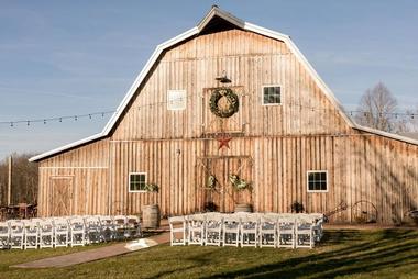 Wedding Venues Near Me: Fairview Farm Events