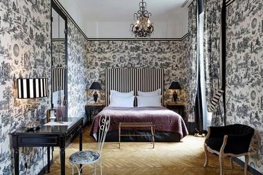 Saint James, Paris