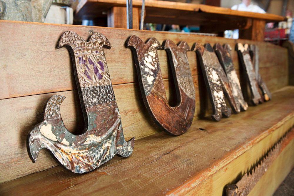 If You Love Big Finds and Big Crowds, Don’t Miss Junk Bonanza