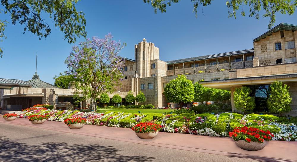 Step Into Timeless Glamour and Modern Comfort at the Arizona Biltmore