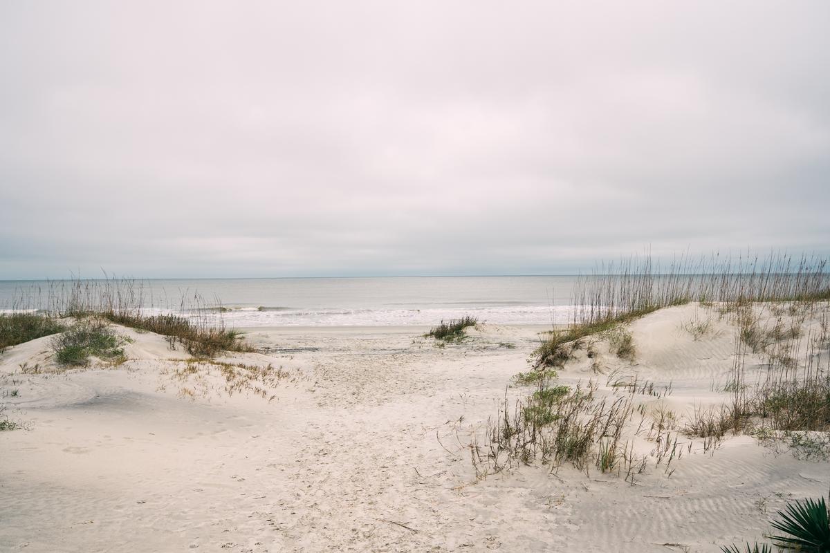 Discover quiet shores and admire natural beauty on an easy spring escape.