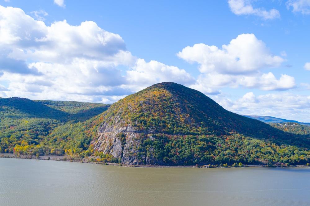 Browse antique shops and hike nearby trails on a romantic fall trip.