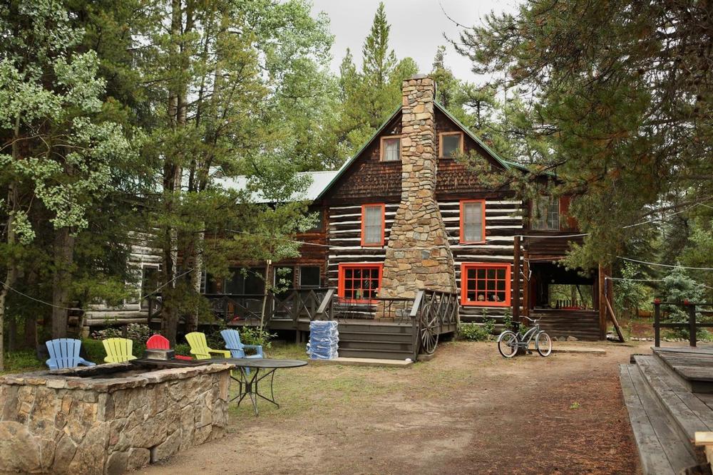If You Love Lakeside Views, Escape to Arapaho Valley Ranch