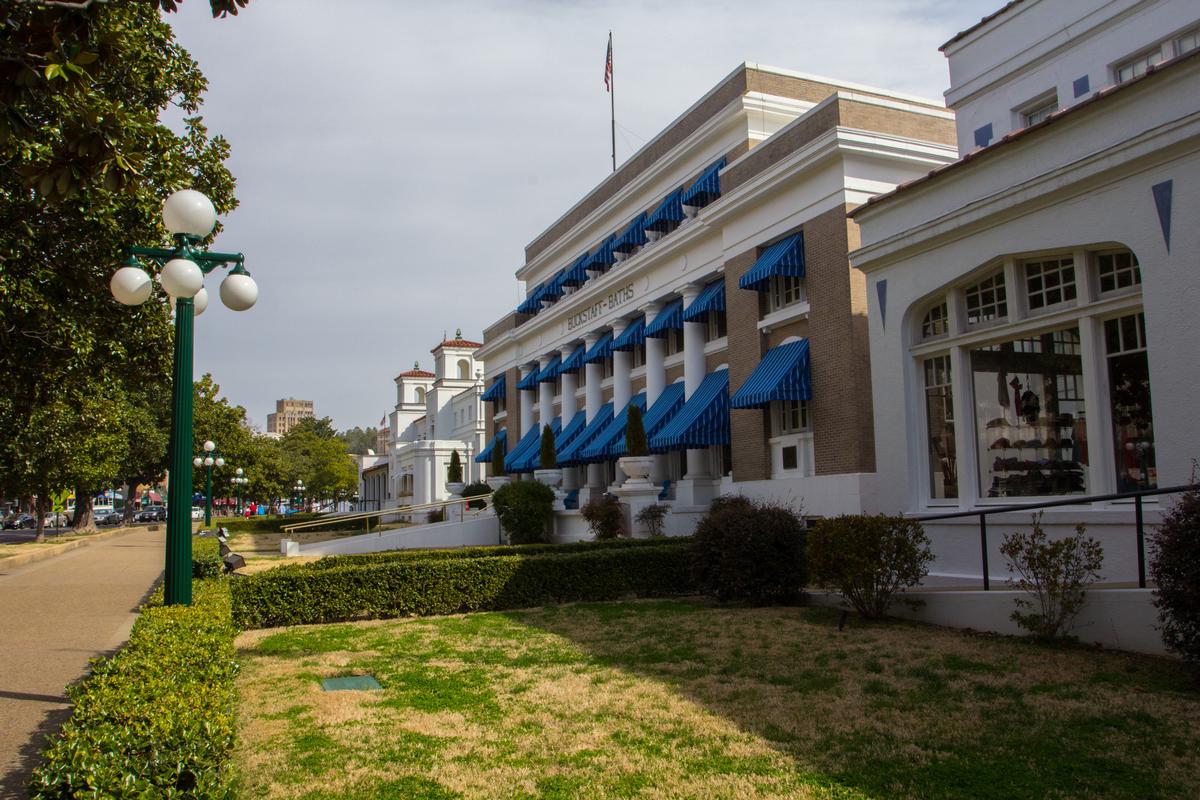 Soak in thermal waters and explore historic sights on a relaxing weekend trip.