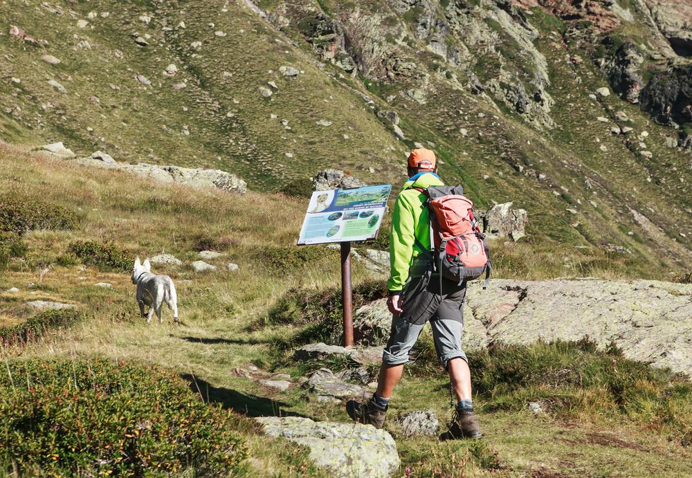 Trek Through Rock Formations: Explore Scenic Vistas on Wolf Rocks Loop Trail