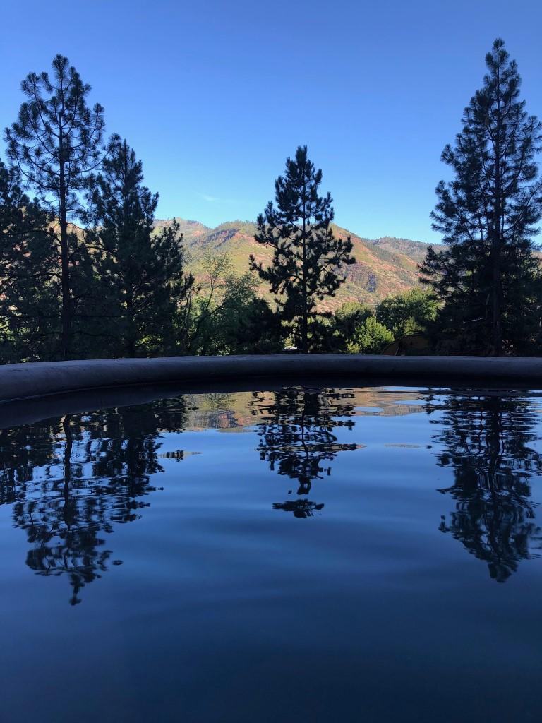 Discover natural hot springs and enjoy a peaceful, affordable getaway surrounded by stunning landscapes.