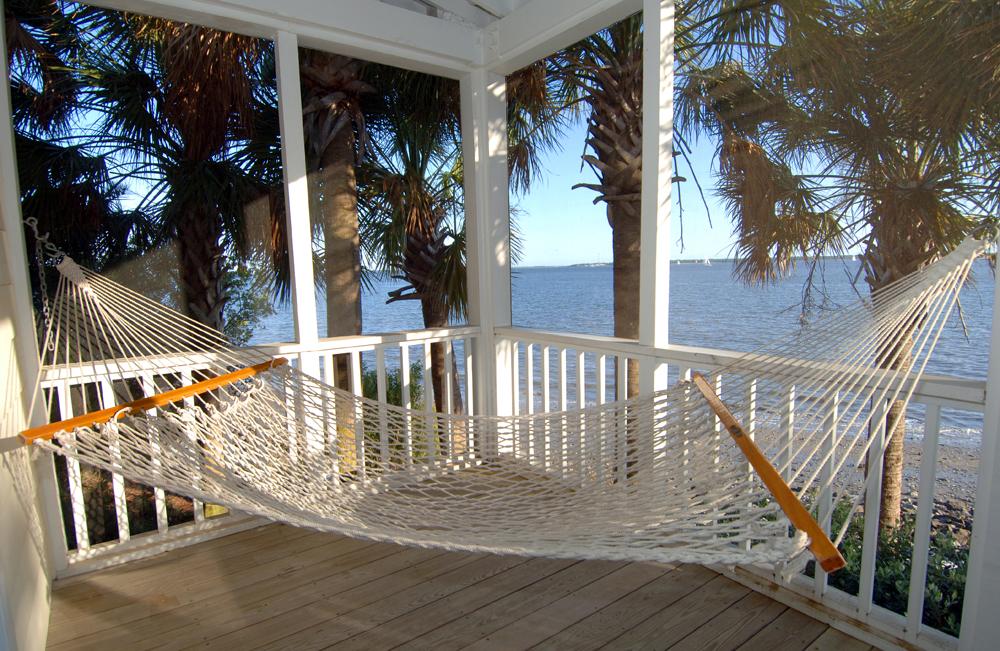 Watch sailboats drift and unwind in comfort on a romantic weekend.