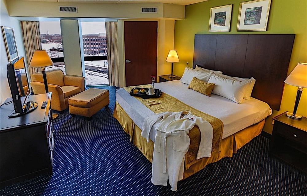 Dive Into Waterfront Fun at Grand Harbor Resort and Waterpark