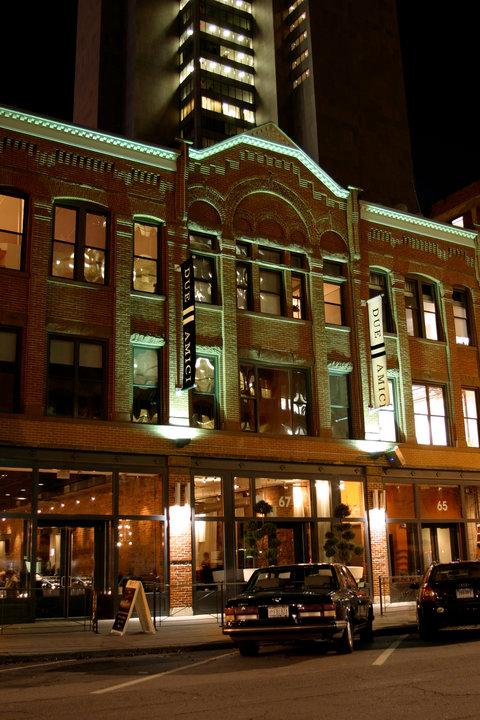 Explore modern Italian cuisine and enjoy an exciting downtown trip.