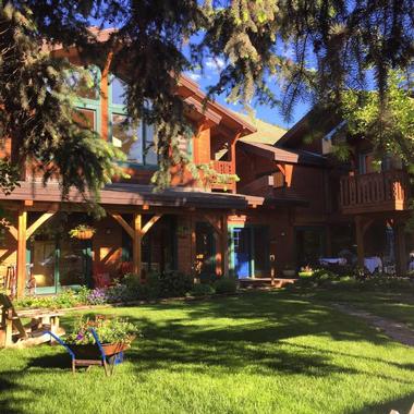 The Alpine House Lodge & Cottages