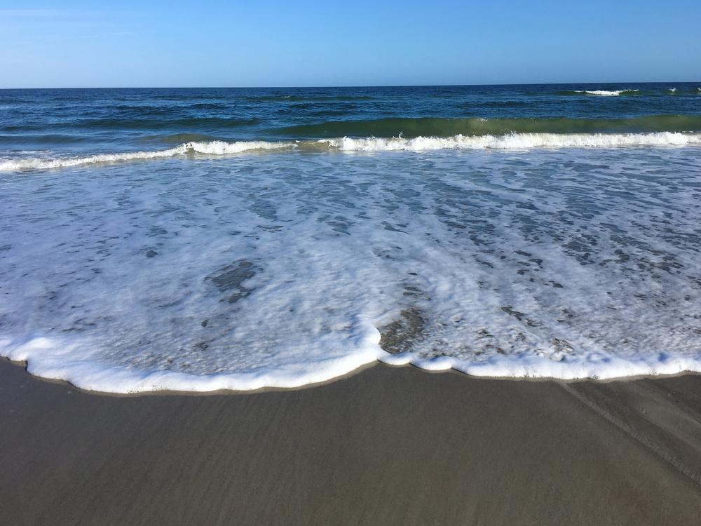 Walk along quiet shores and enjoy a relaxed beach atmosphere.