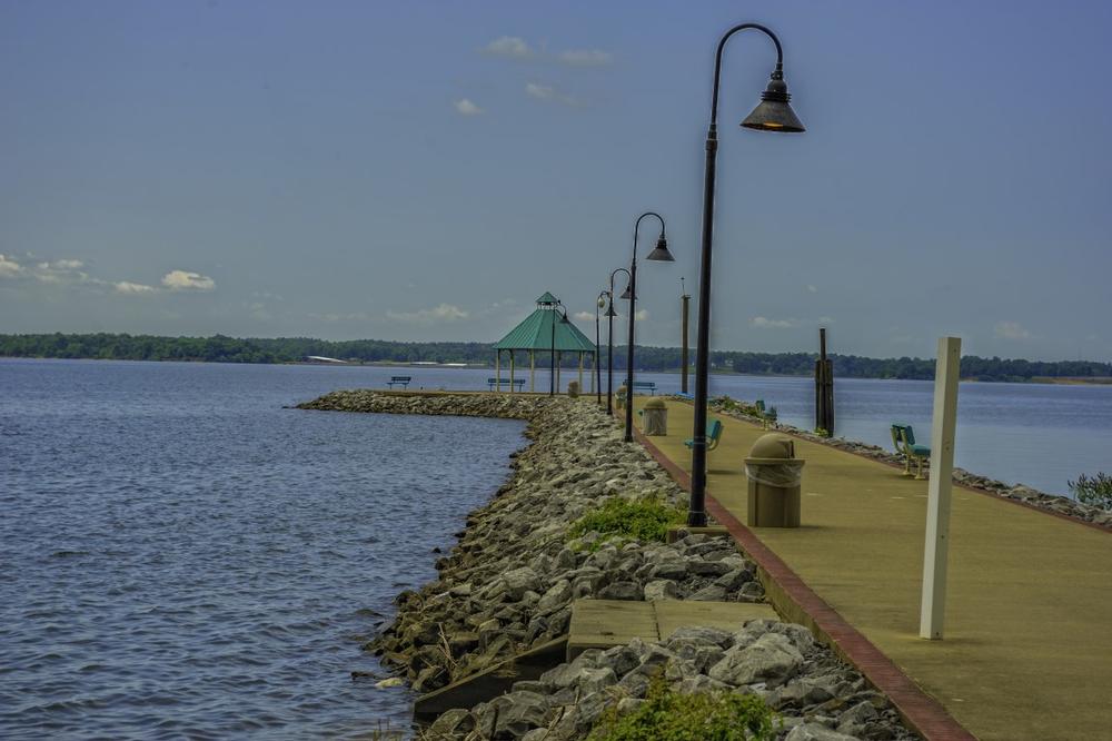 Grand Rivers - 30 minutes by car from Paducah