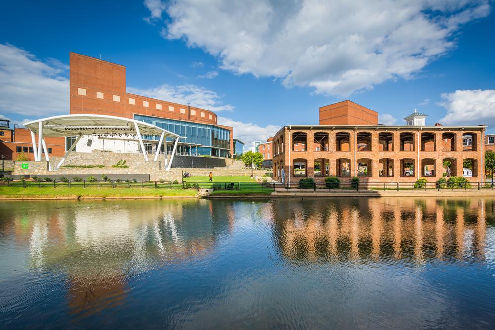 Walk along the riverfront and explore local eats during an exciting weekend getaway.