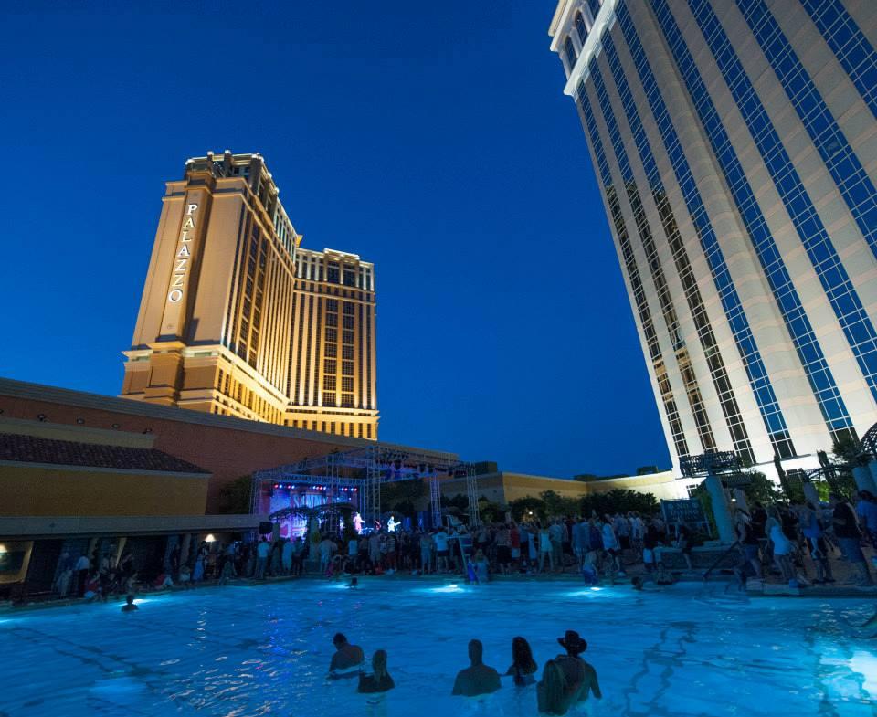 Float into Romance: Cruise Canals and Bask in Luxury at The Venetian
