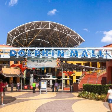 Dolphin Mall in Miami - The Largest Outlet Mall in South Florida