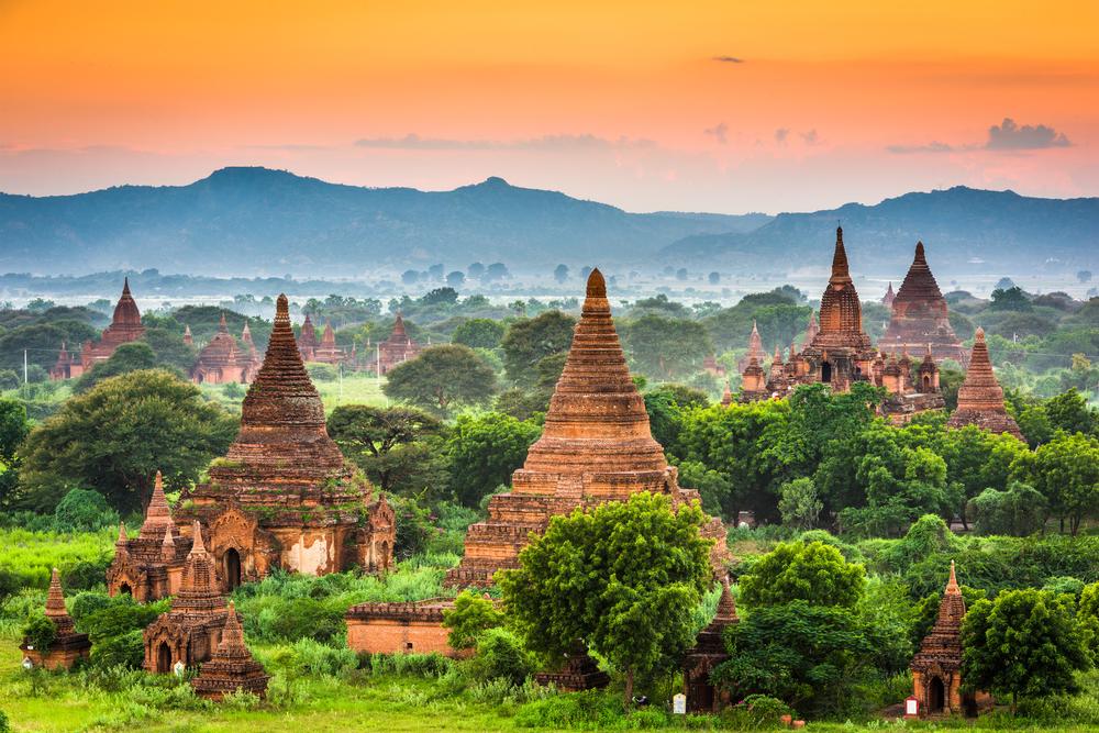 Wander Ancient Temples and Timeless Landscapes at Bagan