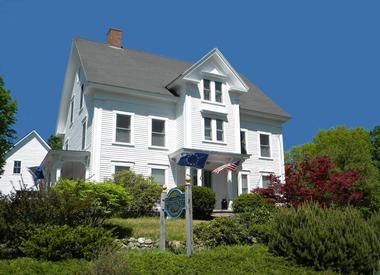 Wedding Venues Near Me: Highland Lake Inn