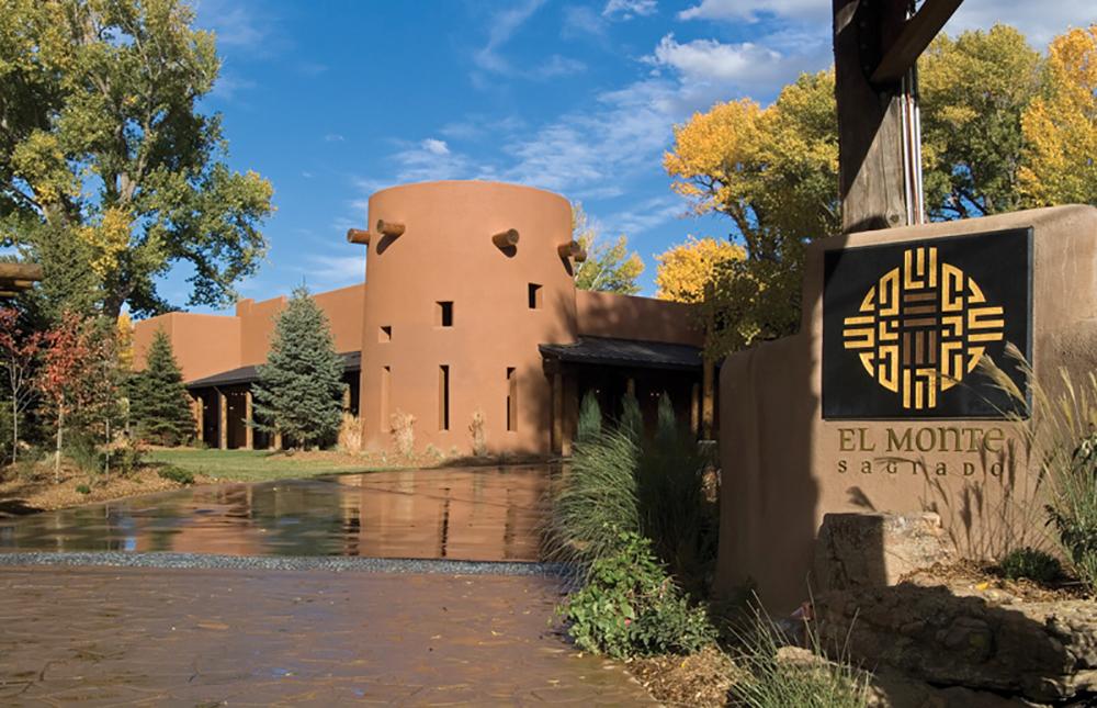 Relax in nature-inspired luxury and enjoy a peaceful romantic weekend retreat.