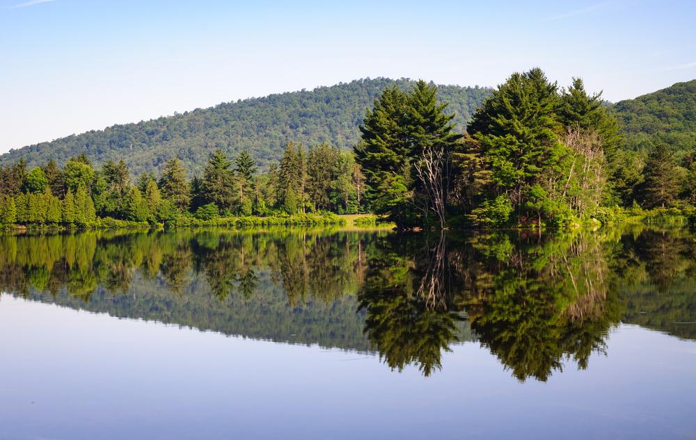 Explore scenic waters, go fishing, or enjoy a weekend trip with family.