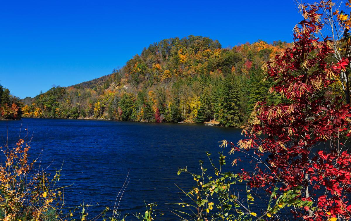 Kayak the clear mountain water or admire views on a romantic, quiet escape.