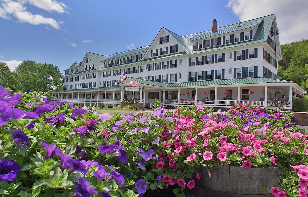 Tee Off and Take in the Views at Eagle Mountain House & Golf Club