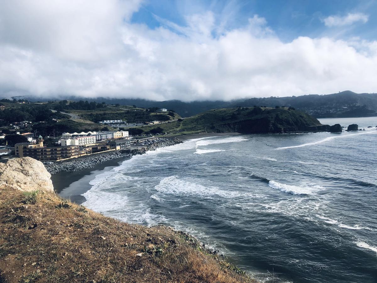 Pacifica, CA
