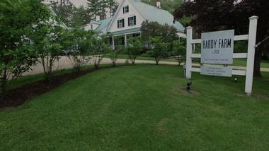 Wedding Venues Near Me: Hardy Farm