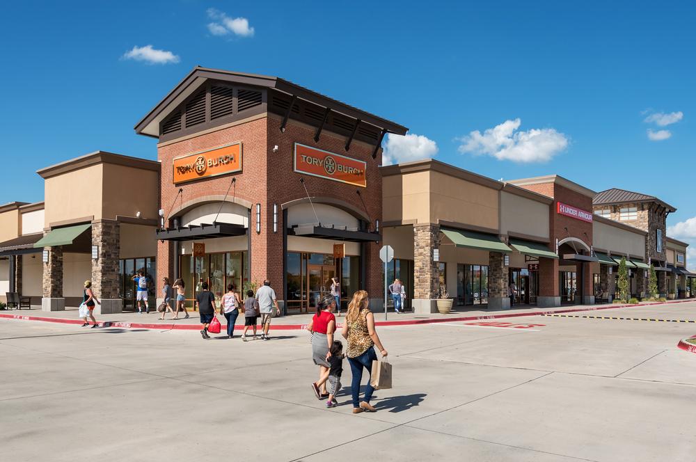 Score Big Savings: Plan a Power Shopping Day at Allen Premium Outlets
