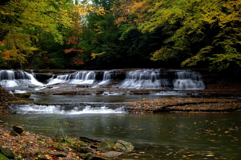 Admire waterfall views and browse quaint shops on a romantic couples retreat.
