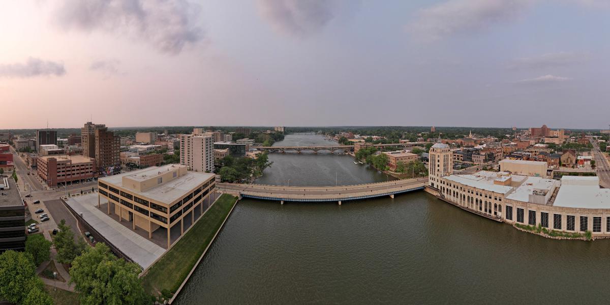 Rockford, Illinois: Quiet Corners and Garden Paths