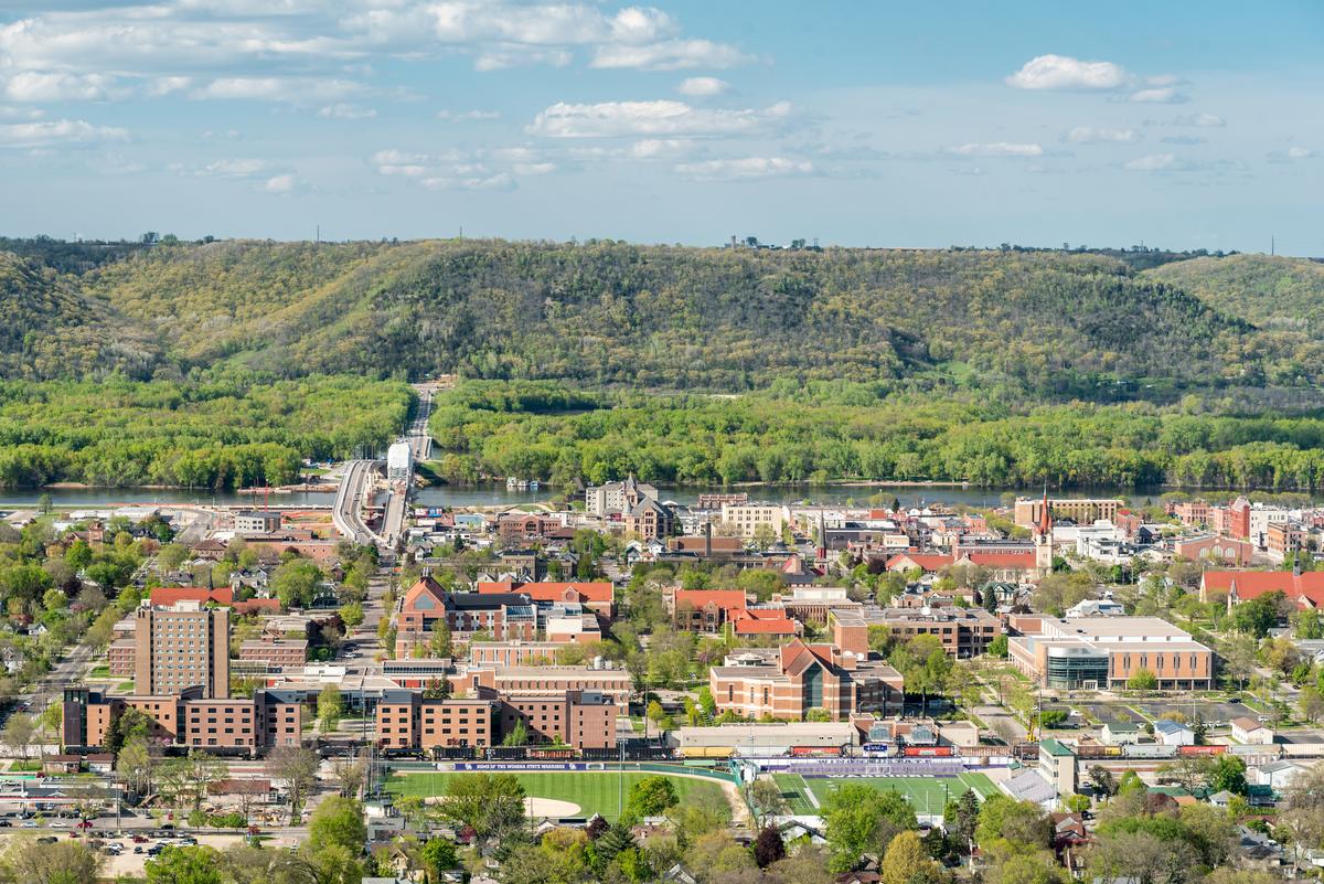 Winona, Minnesota: Bluff Views and River Hum