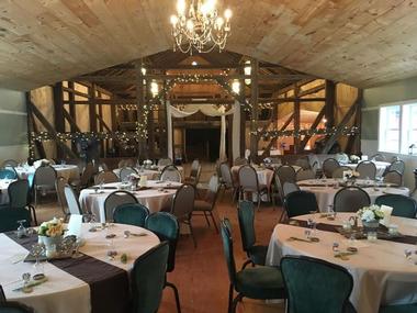 Wedding Venues Near Me: Reinhart's Barn Weddings
